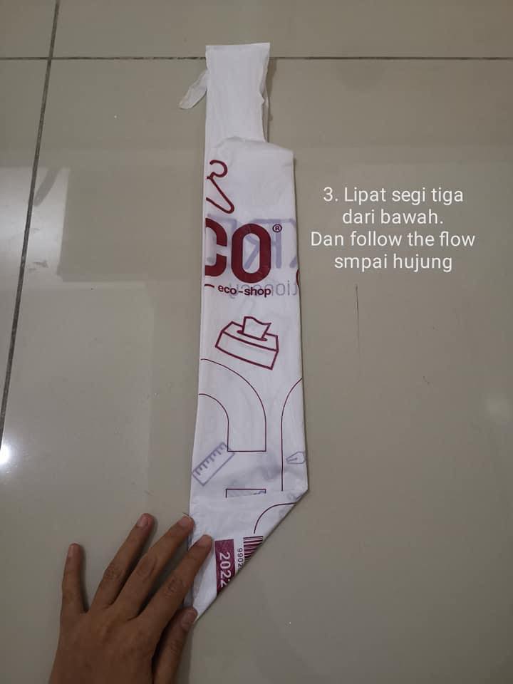 Cara Lipat Beg Plastik Supaya Lebih Kemas Bila Simpan. Tak Perlu Sumbat, Tak Serabut Mata
