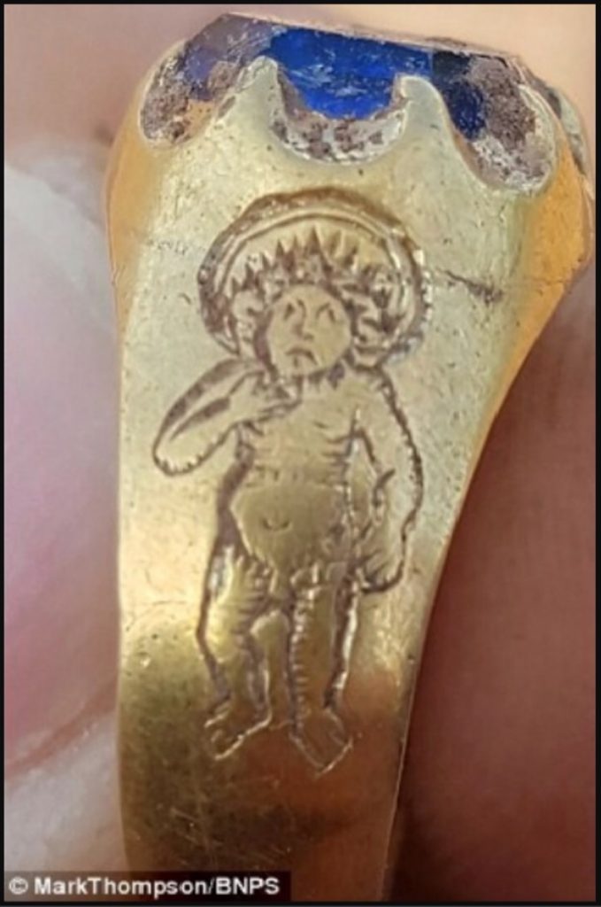 Lelaki terjumpa cincin purba di hutan terkejut bila ketahui harga cecah RM360 ribu