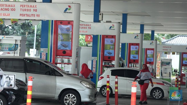 Sempena tahun baru, kerajaan umum harga petrol turun