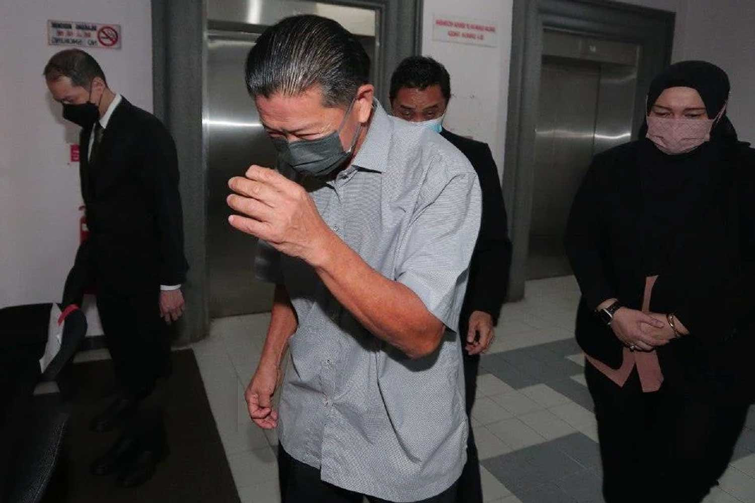 Tauke syarikat perabot di Pagoh minta 'percent' baru projek boleh jalan, tauke ini 'proxy' ahli parlimen Pagoh?