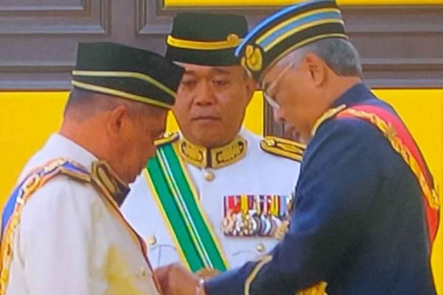 Agong anugerah ‘Datuk Seri’ kepada Mohamad Sabu