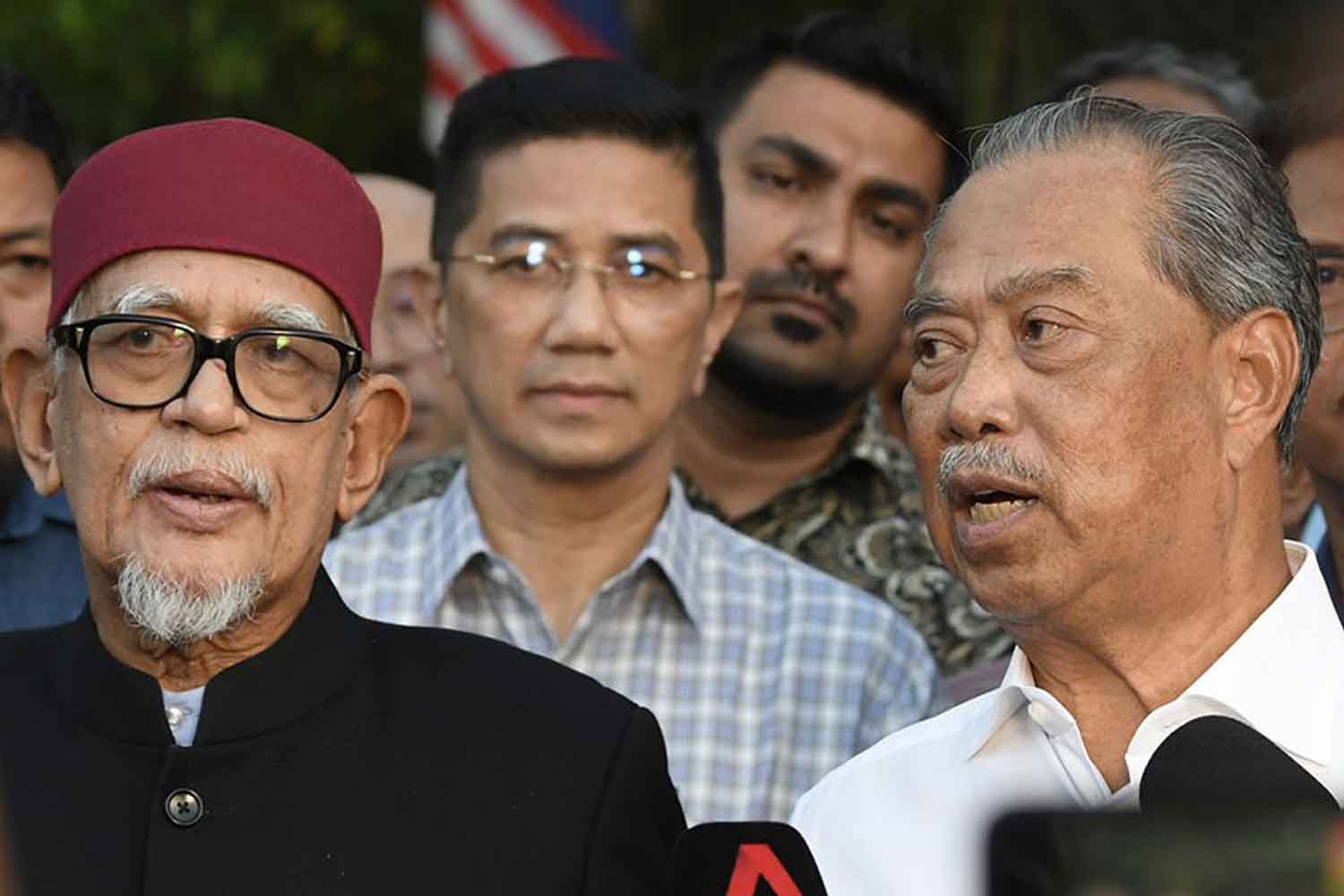 Pemimpin PN mula ‘ketar lutut’ selepas penahanan Muhyiddin