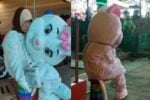 Dah 2 pagi pun masih tunggu, warga emas gigih cari rezeki sanggup berpanas dalam maskot undang sebak netizen