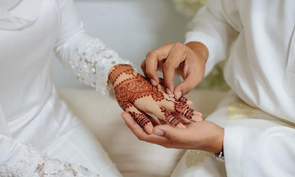 8 sebab kenapa anak lelaki bongsu dalam keluarga calon terbaik sebagai suami