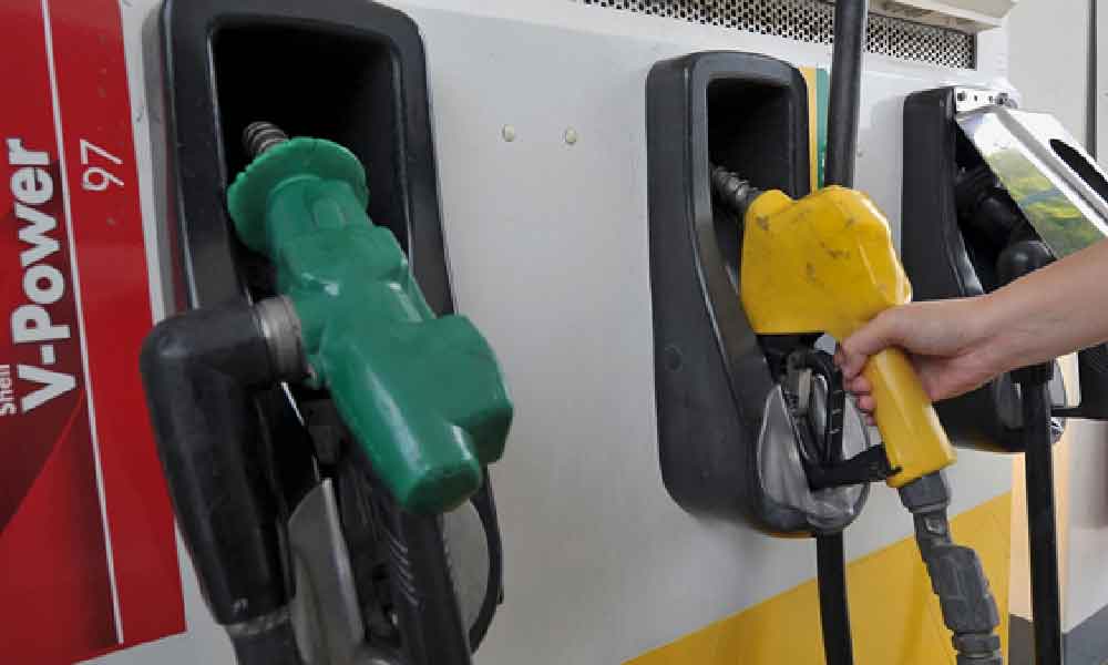 Pakar cadang kerajaan naikkan harga RON95 mulai 1 Julai cetus reaksi pengguna